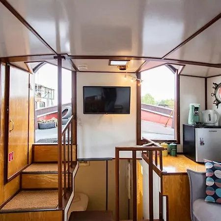 Marie's Houseboat