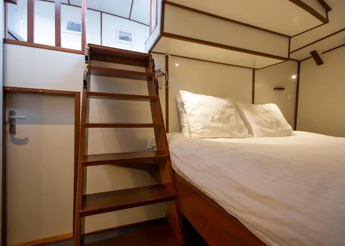 Marie's Houseboat Amsterdam