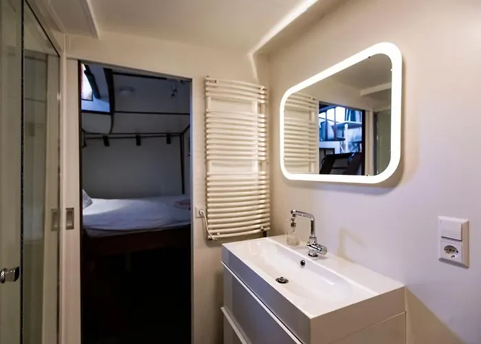 Botel Marie's Houseboat Amsterdam