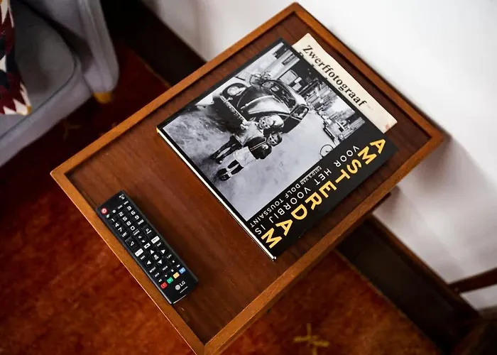 Marie's Houseboat Botel