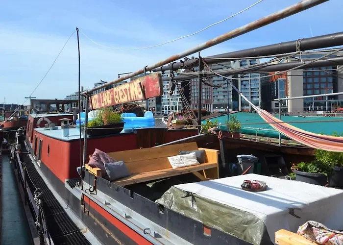 Botel Marie's Houseboat