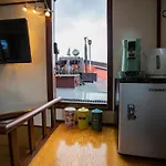 船屋 Marie's Houseboat *