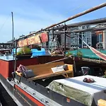 船屋 Marie's Houseboat