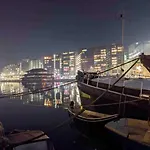 Marie's Houseboat 船屋 *