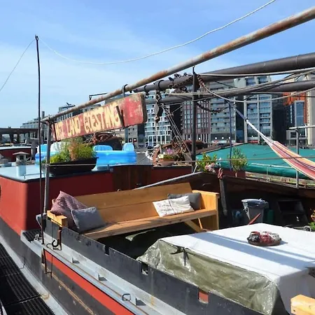 Botel Marie's Houseboat